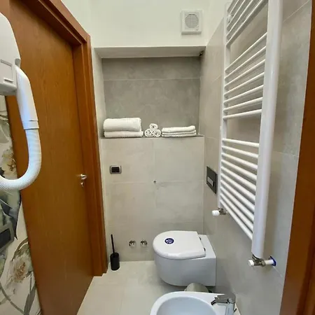 Casa Battisti In Centro Citta, Ideale Per Famiglie O Gruppi Bed & Breakfast *