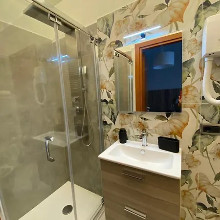 Bed & Breakfast Casa Battisti In Centro Citta, Ideale Per Famiglie O Gruppi Messina
