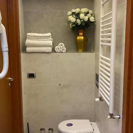 Bed & Breakfast Casa Battisti In Centro Citta, Ideale Per Famiglie O Gruppi Messina