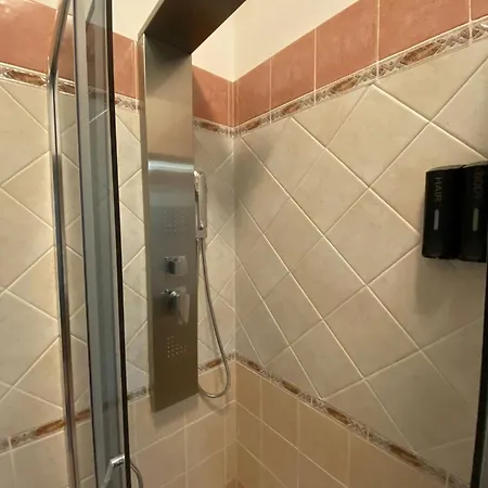 Casa Battisti In Centro Citta, Ideale Per Famiglie O Gruppi Bed & Breakfast Messina